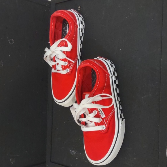 USED VANS LOW TOP TIE UP SHOE KIDS SIZE 13 COLOR RED HAS WEAR SEE ALL PHOTOS - Picture 6 of 10